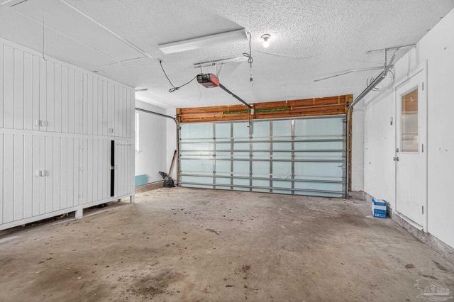 2933 Breckenridge Dr, Pensacola, FL 32526