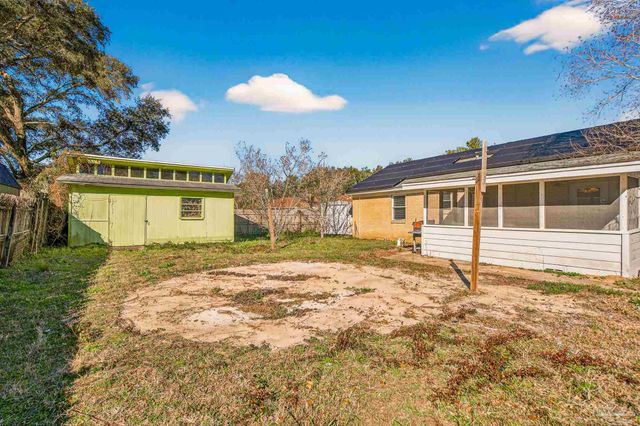 2933 Breckenridge Dr, Pensacola, FL 32526