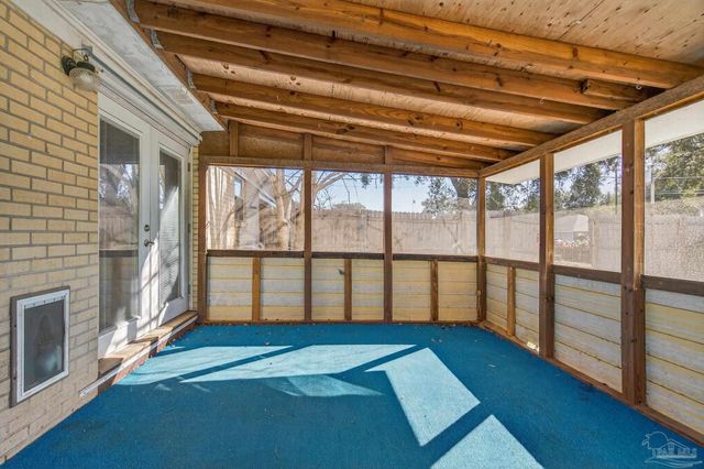 2933 Breckenridge Dr, Pensacola, FL 32526