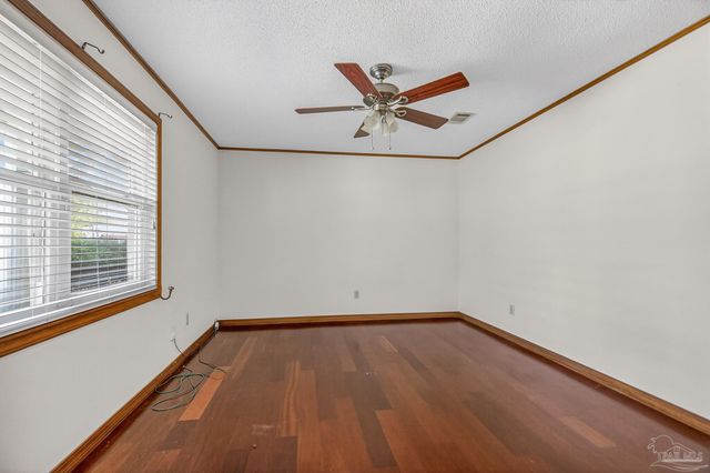 2933 Breckenridge Dr, Pensacola, FL 32526