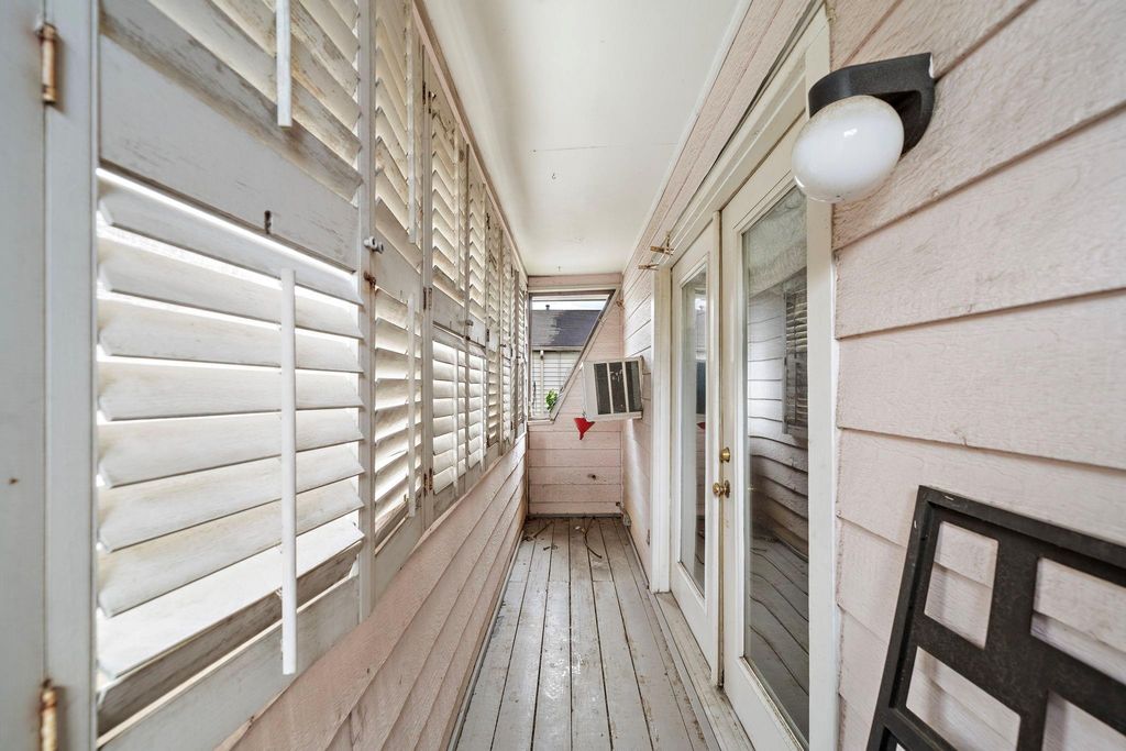 9527 Windswept Lane 9527, Houston, TX 77063