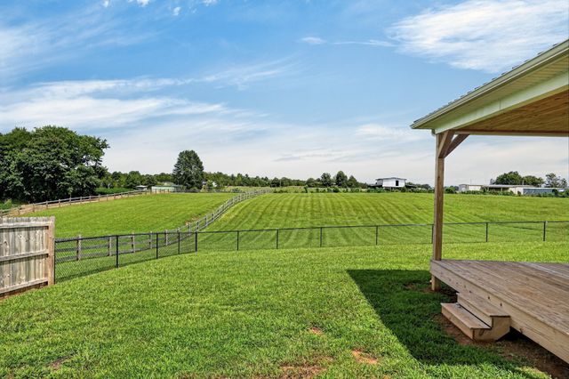 102 Castle St, Mcminnville, TN 37110
