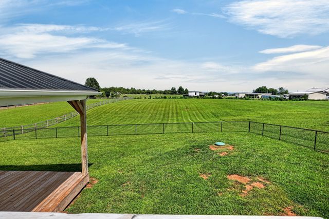 102 Castle St, Mcminnville, TN 37110