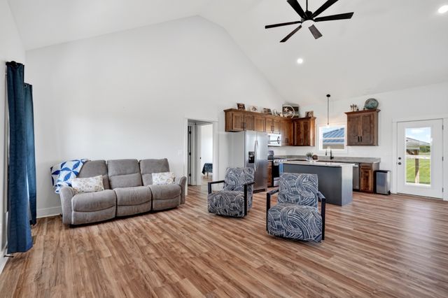 102 Castle St, Mcminnville, TN 37110