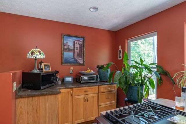 1106 W Countryside Lane, Bloomington, IN 47403