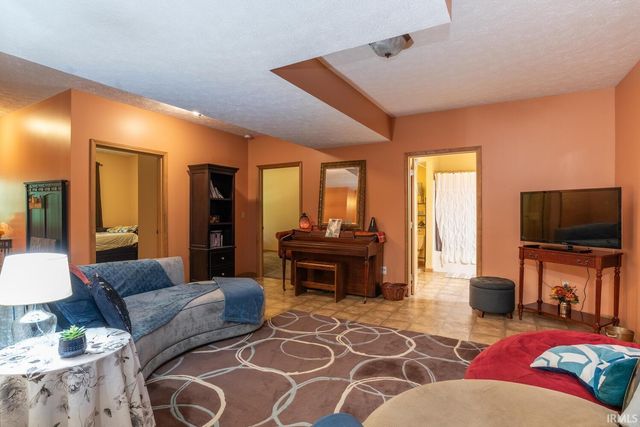 1106 W Countryside Lane, Bloomington, IN 47403