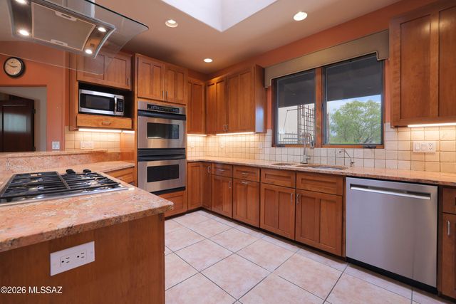 1872 E Quiet Canyon Drive, Tucson, AZ 85718