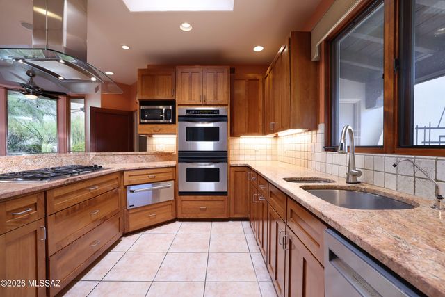 1872 E Quiet Canyon Drive, Tucson, AZ 85718