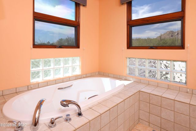 1872 E Quiet Canyon Drive, Tucson, AZ 85718