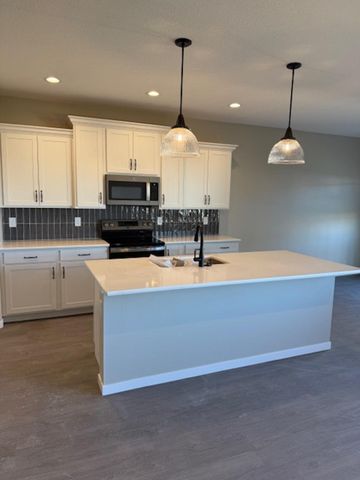 5768 Wall Street, Waterloo, IA 50701