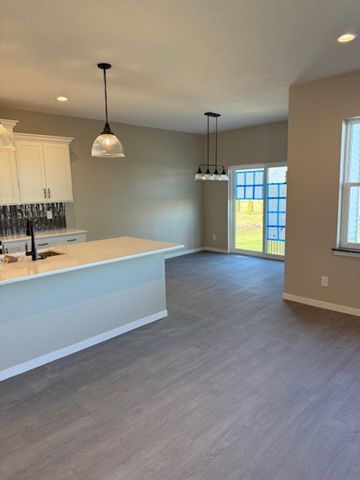 5768 Wall Street, Waterloo, IA 50701