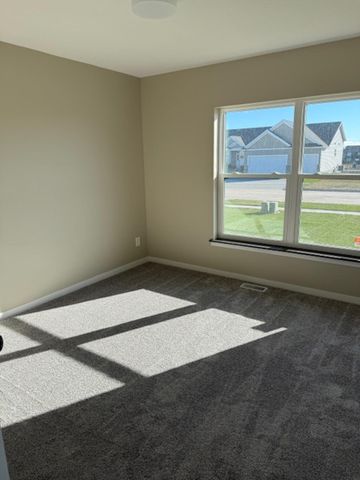 5768 Wall Street, Waterloo, IA 50701