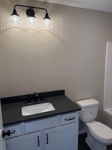 5768 Wall Street, Waterloo, IA 50701