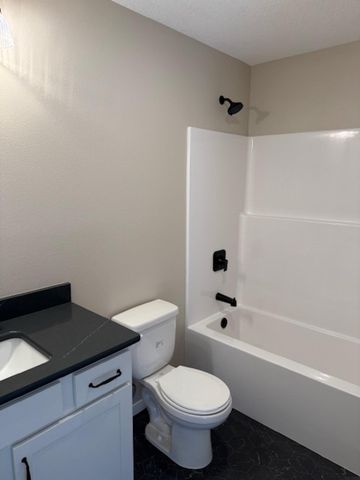 5768 Wall Street, Waterloo, IA 50701