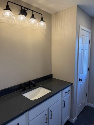 5768 Wall Street, Waterloo, IA 50701