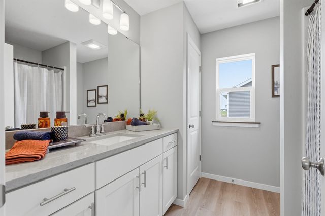 5768 Wall Street, Waterloo, IA 50701