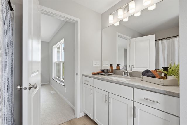 5768 Wall Street, Waterloo, IA 50701