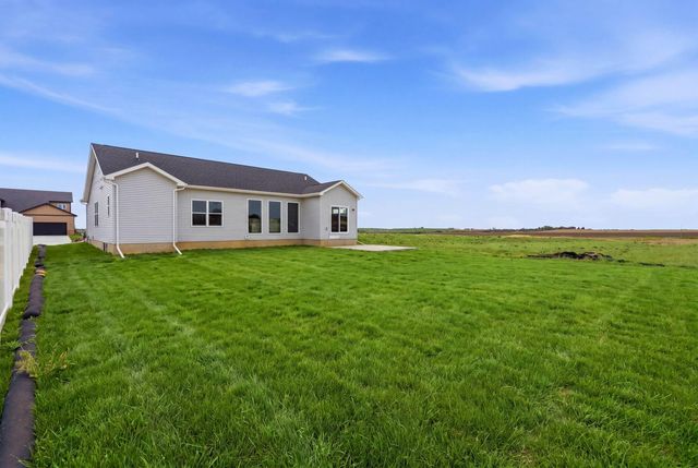 5768 Wall Street, Waterloo, IA 50701