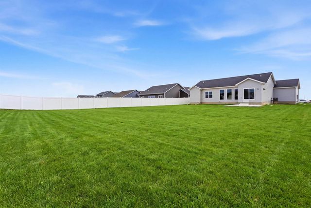 5768 Wall Street, Waterloo, IA 50701