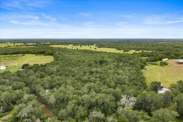 288 Charcoal Road, Waelder, TX 78959