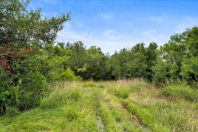 288 Charcoal Road, Waelder, TX 78959