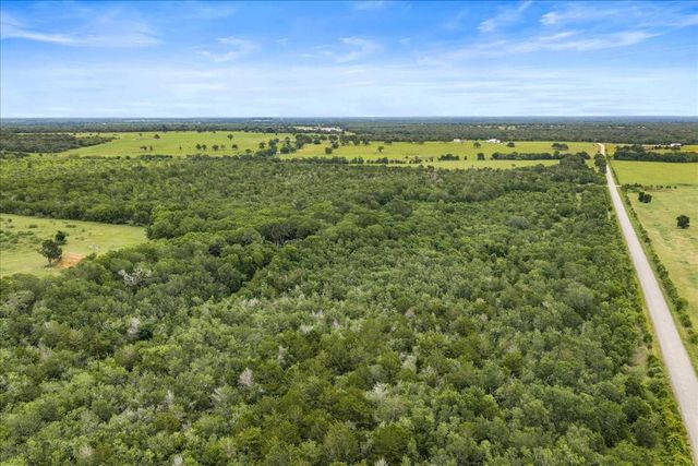 288 Charcoal Road, Waelder, TX 78959