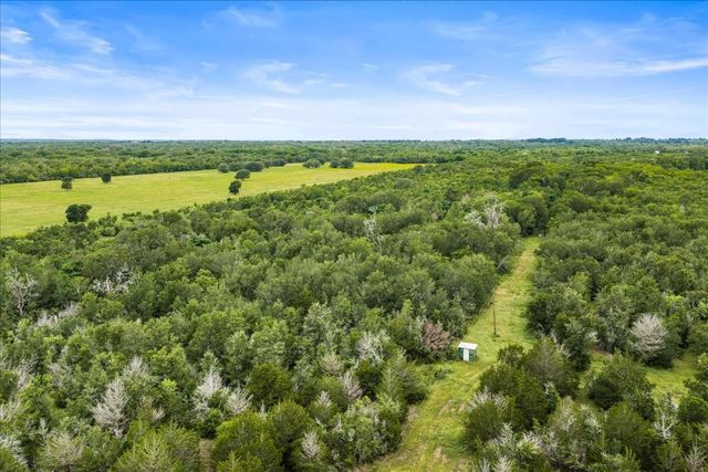 288 Charcoal Road, Waelder, TX 78959