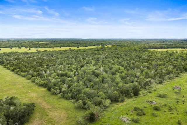 288 Charcoal Road, Waelder, TX 78959