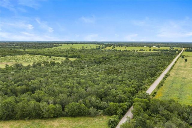 288 Charcoal Road, Waelder, TX 78959