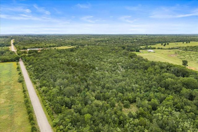 288 Charcoal Road, Waelder, TX 78959