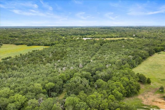 288 Charcoal Road, Waelder, TX 78959