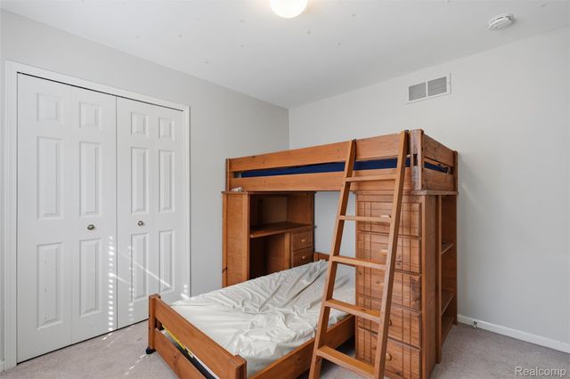 2649 Thistlewood Drive, Howell Township, MI 48843