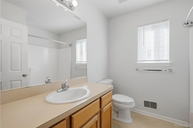 2649 Thistlewood Drive, Howell Township, MI 48843