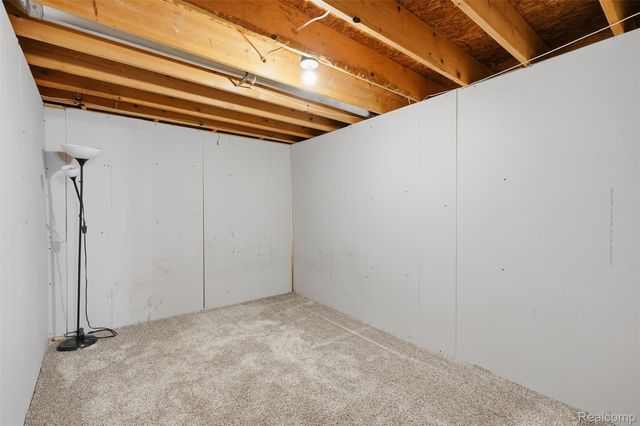 2649 Thistlewood Drive, Howell Township, MI 48843