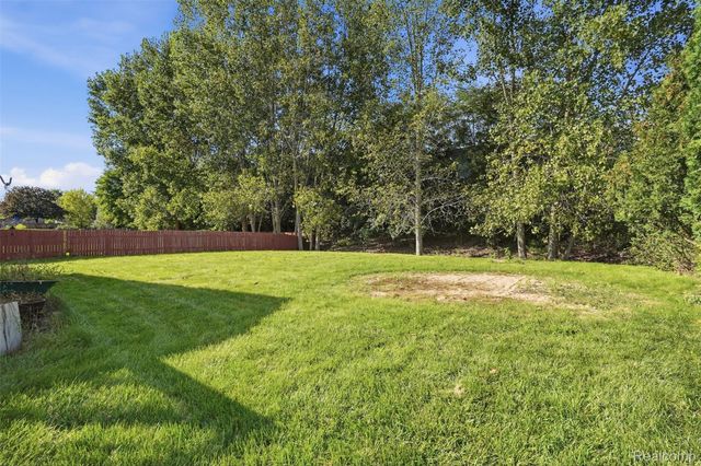 2649 Thistlewood Drive, Howell Township, MI 48843