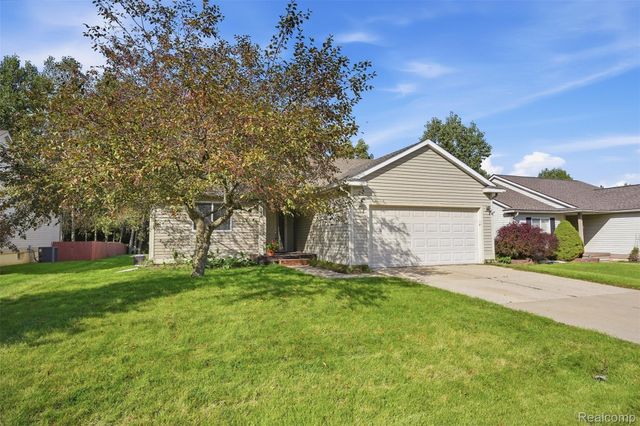 2649 Thistlewood Drive, Howell Township, MI 48843