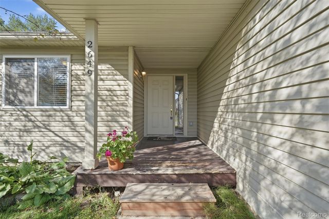 2649 Thistlewood Drive, Howell Township, MI 48843