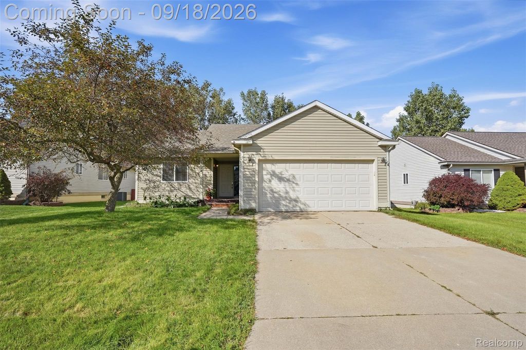 2649 Thistlewood Drive, Howell Township, MI 48843