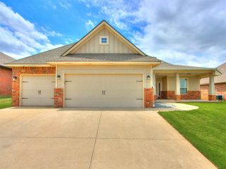 8216 NW 160th Street, Edmond, OK 73013