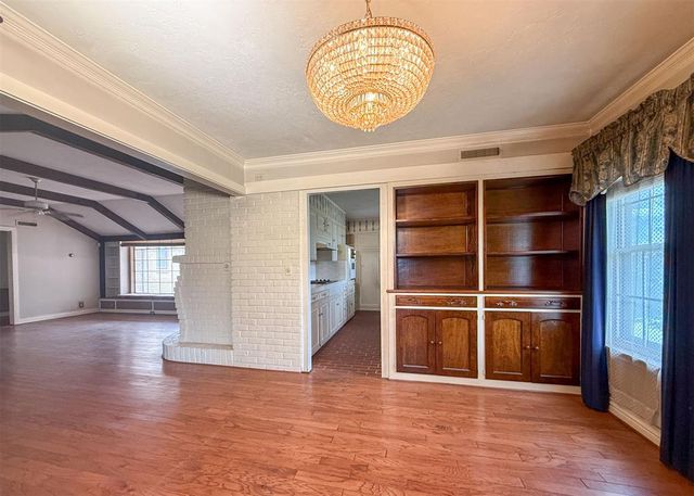 1816 Huntington Avenue, Nichols Hills, OK 73116