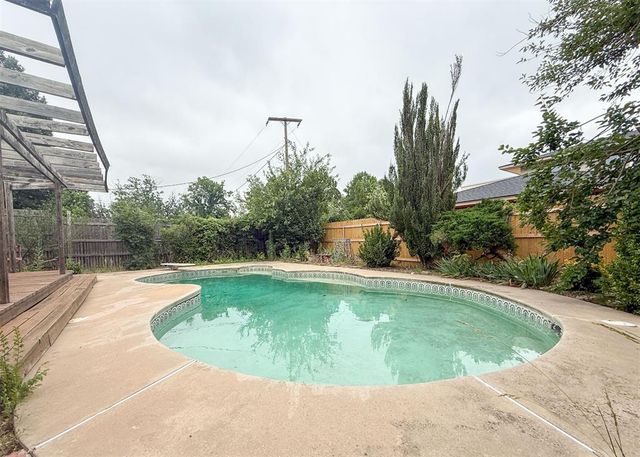 1816 Huntington Avenue, Nichols Hills, OK 73116