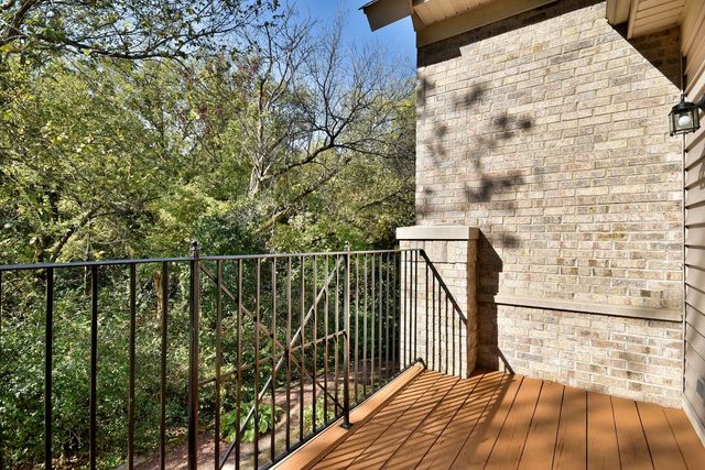 982 Indigo Court, Hanover Park, IL 60133