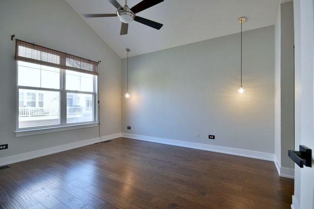 982 Indigo Court, Hanover Park, IL 60133