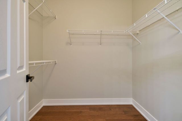 982 Indigo Court, Hanover Park, IL 60133