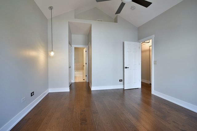 982 Indigo Court, Hanover Park, IL 60133