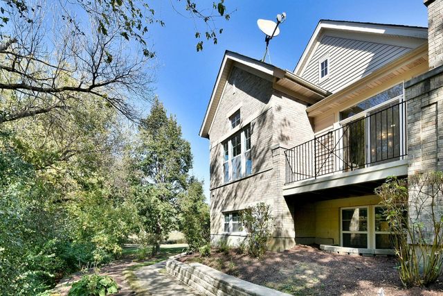 982 Indigo Court, Hanover Park, IL 60133