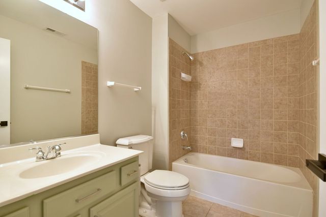 982 Indigo Court, Hanover Park, IL 60133