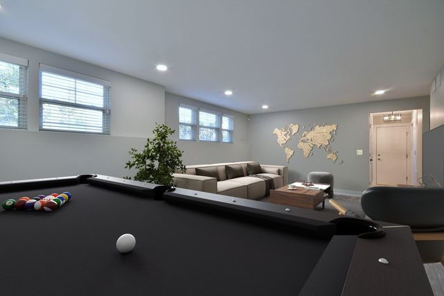 982 Indigo Court, Hanover Park, IL 60133