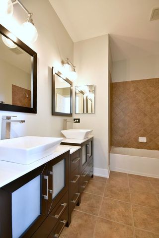 982 Indigo Court, Hanover Park, IL 60133