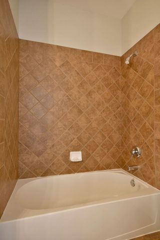 982 Indigo Court, Hanover Park, IL 60133